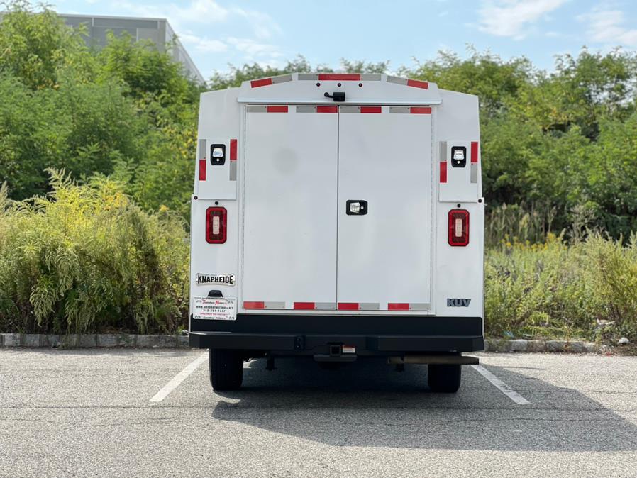 2022 Ford Transit Cutaway T-350 RWD SRW 138" WB 9500 GVWR, available for sale in Paterson, New Jersey | Speedway Commercial Motors LLC. Paterson, New Jersey 2022 Ford Transit Cutaway T-350 RWD SRW 138" WB 9500 GVWR, available for sale in Paterson, New Jersey | Speedway Commercial Motors LLC. Paterson, New Jersey