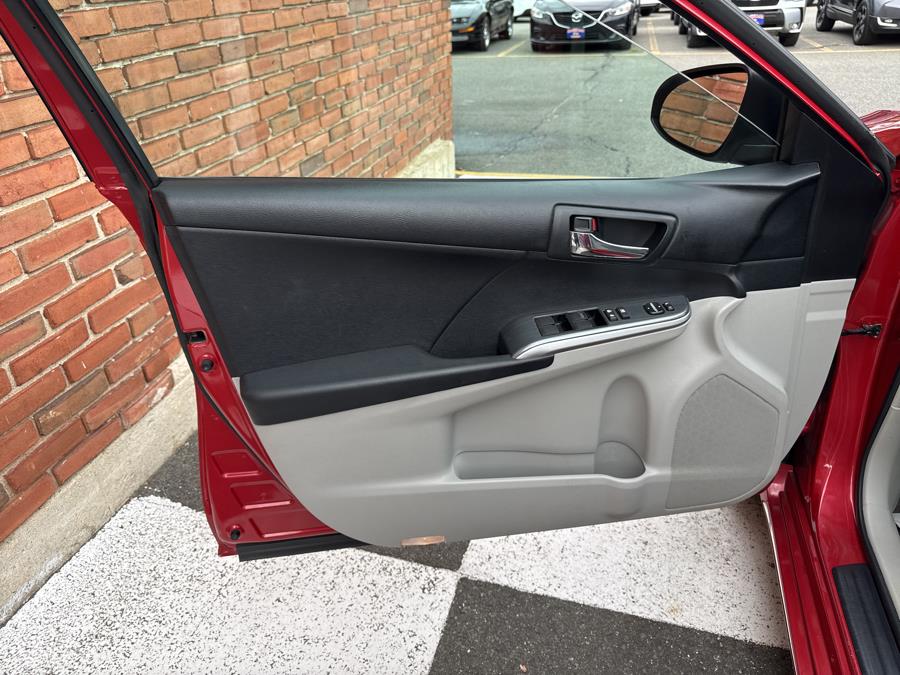 2012 Toyota Camry Hybrid 4dr Sdn LE, available for sale in Waterbury, Connecticut | National Auto Brokers, Inc.. Waterbury, Connecticut 2012 Toyota Camry Hybrid 4dr Sdn LE, available for sale in Waterbury, Connecticut | National Auto Brokers, Inc.. Waterbury, Connecticut