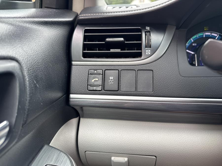 2012 Toyota Camry Hybrid 4dr Sdn LE, available for sale in Waterbury, Connecticut | National Auto Brokers, Inc.. Waterbury, Connecticut 2012 Toyota Camry Hybrid 4dr Sdn LE, available for sale in Waterbury, Connecticut | National Auto Brokers, Inc.. Waterbury, Connecticut