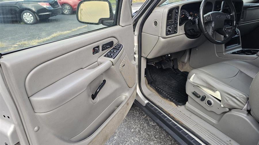 2004 Chevrolet Silverado 1500 LT 4dr Crew Cab 4WD SB, available for sale in Wolcott, New York | Auto Hunter CNY. Wolcott, New York 2004 Chevrolet Silverado 1500 LT 4dr Crew Cab 4WD SB, available for sale in Wolcott, New York | Auto Hunter CNY. Wolcott, New York