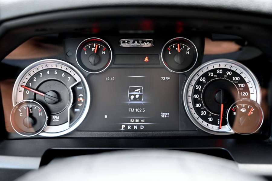 2023 Ram 1500 SLT photo 19