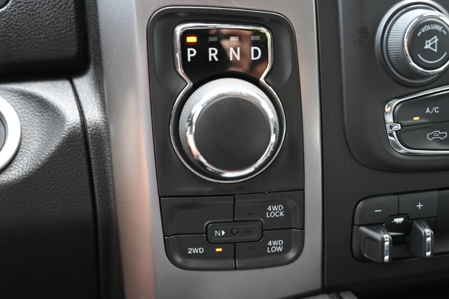 2023 Ram 1500 SLT photo 25
