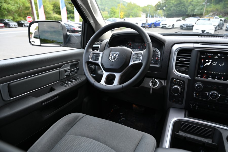 2023 Ram 1500 SLT photo 9