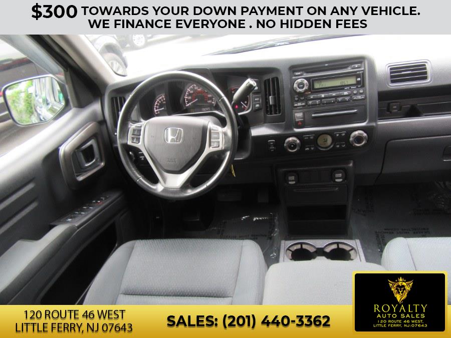 2013 Honda Ridgeline Sport photo 4