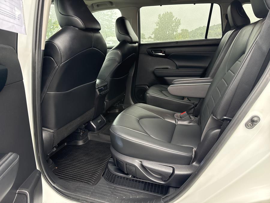 2022 Toyota Highlander Hybrid XLE AWD (Natl), available for sale in Shelton, Connecticut | Center Motorsports LLC. Shelton, Connecticut 2022 Toyota Highlander Hybrid XLE AWD (Natl), available for sale in Shelton, Connecticut | Center Motorsports LLC. Shelton, Connecticut