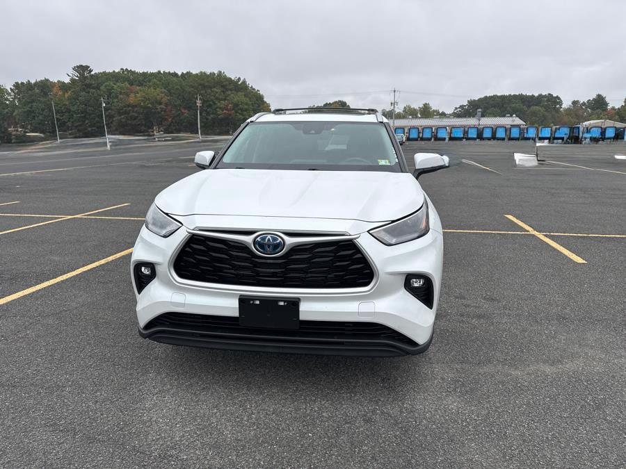 2022 Toyota Highlander Hybrid XLE AWD (Natl), available for sale in Shelton, Connecticut | Center Motorsports LLC. Shelton, Connecticut 2022 Toyota Highlander Hybrid XLE AWD (Natl), available for sale in Shelton, Connecticut | Center Motorsports LLC. Shelton, Connecticut