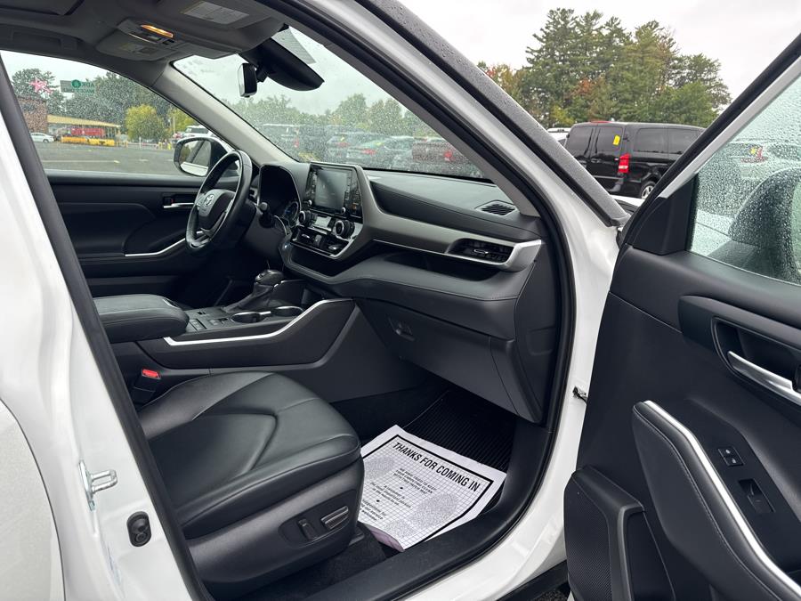 2022 Toyota Highlander Hybrid XLE AWD (Natl), available for sale in Shelton, Connecticut | Center Motorsports LLC. Shelton, Connecticut 2022 Toyota Highlander Hybrid XLE AWD (Natl), available for sale in Shelton, Connecticut | Center Motorsports LLC. Shelton, Connecticut