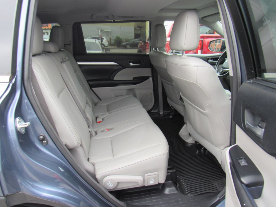 2017 Toyota Highlander XLE, available for sale in Worcester, Massachusetts | Hilario's Auto Sales Inc.. Worcester, Massachusetts 2017 Toyota Highlander XLE, available for sale in Worcester, Massachusetts | Hilario's Auto Sales Inc.. Worcester, Massachusetts