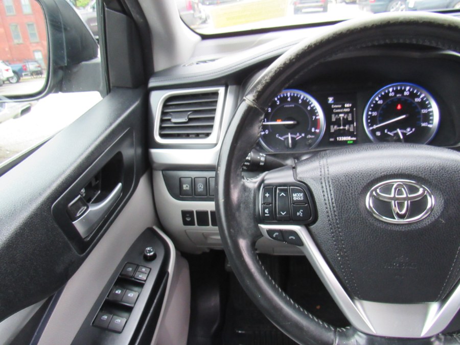 2017 Toyota Highlander XLE, available for sale in Worcester, Massachusetts | Hilario's Auto Sales Inc.. Worcester, Massachusetts 2017 Toyota Highlander XLE, available for sale in Worcester, Massachusetts | Hilario's Auto Sales Inc.. Worcester, Massachusetts