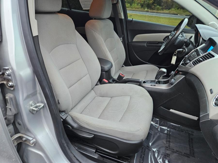 2014 Chevrolet Cruze 4dr Sdn Auto 1LT, available for sale in East Windsor, Connecticut | Toro Auto. East Windsor, Connecticut 2014 Chevrolet Cruze 4dr Sdn Auto 1LT, available for sale in East Windsor, Connecticut | Toro Auto. East Windsor, Connecticut