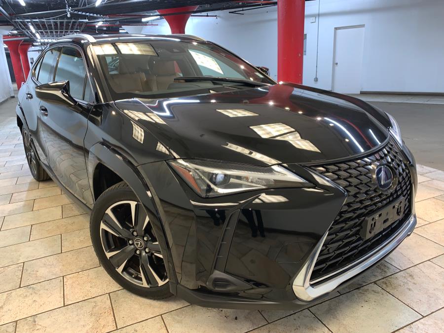 2022 Lexus UX 250h photo 2