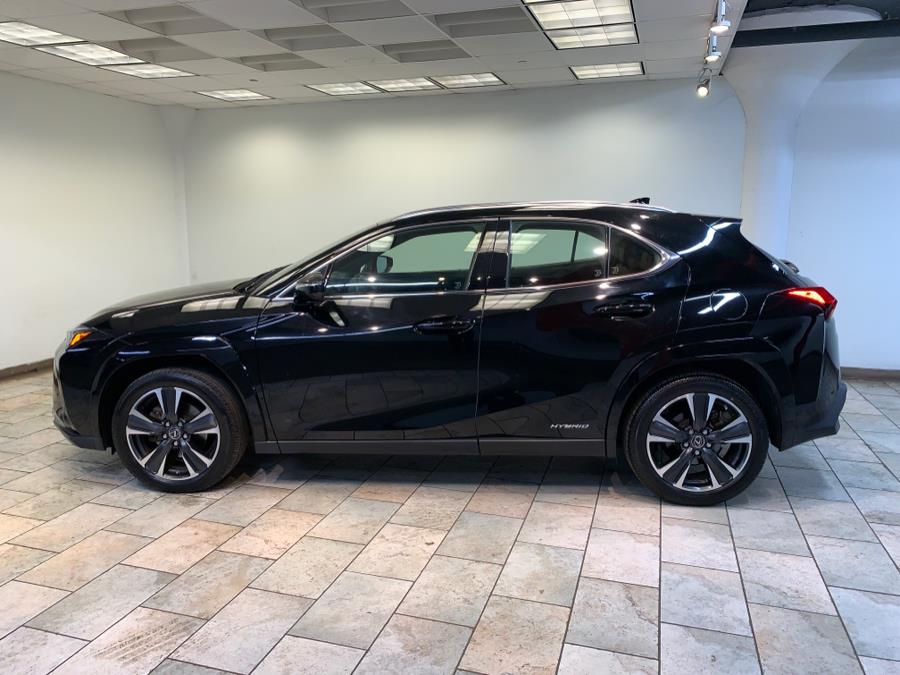 2022 Lexus UX 250h photo 4