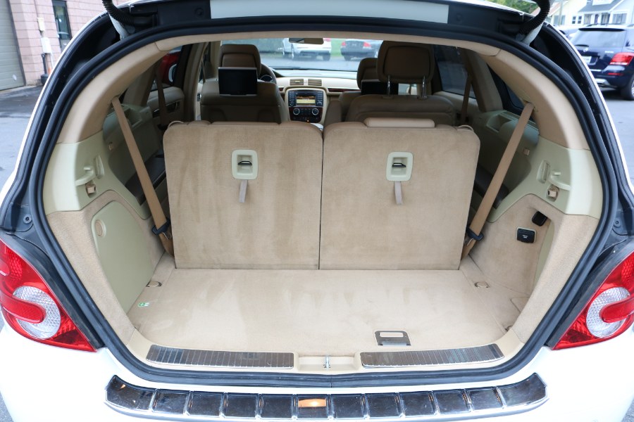 2010 Mercedes-Benz R-Class 4MATIC 4dr R350, available for sale in Bristol, Connecticut | Dealmax Motors LLC. Bristol, Connecticut 2010 Mercedes-Benz R-Class 4MATIC 4dr R350, available for sale in Bristol, Connecticut | Dealmax Motors LLC. Bristol, Connecticut