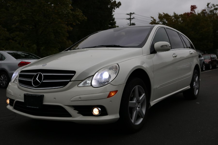 2010 Mercedes-Benz R-Class 4MATIC 4dr R350, available for sale in Bristol, Connecticut | Dealmax Motors LLC. Bristol, Connecticut 2010 Mercedes-Benz R-Class 4MATIC 4dr R350, available for sale in Bristol, Connecticut | Dealmax Motors LLC. Bristol, Connecticut