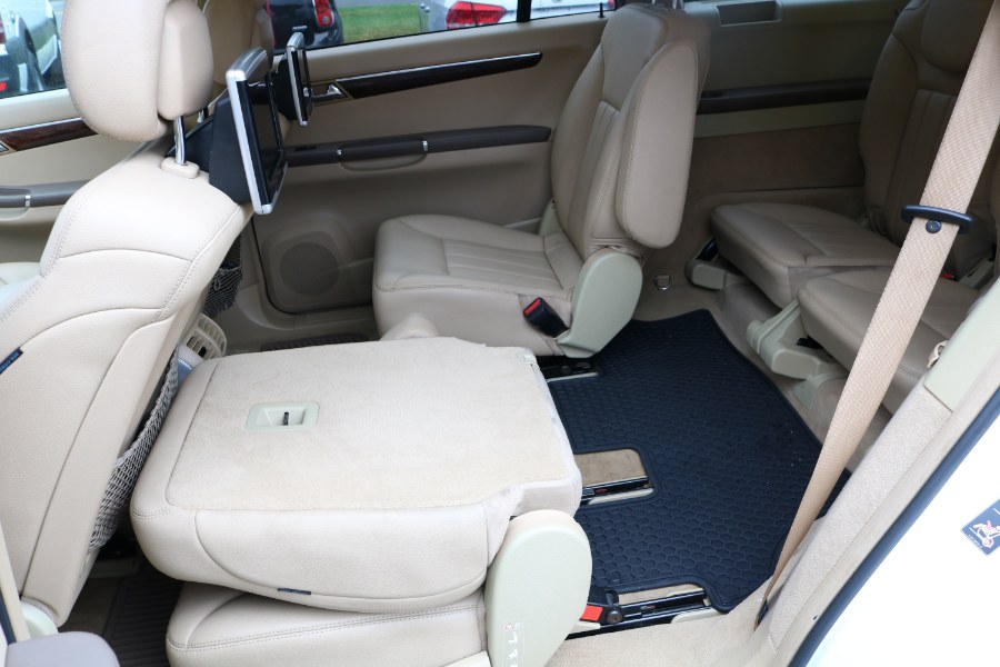 2010 Mercedes-Benz R-Class 4MATIC 4dr R350, available for sale in Bristol, Connecticut | Dealmax Motors LLC. Bristol, Connecticut 2010 Mercedes-Benz R-Class 4MATIC 4dr R350, available for sale in Bristol, Connecticut | Dealmax Motors LLC. Bristol, Connecticut