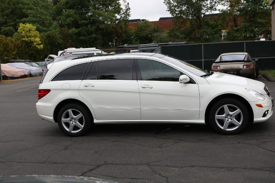 2010 Mercedes-Benz R-Class 4MATIC 4dr R350, available for sale in Bristol, Connecticut | Dealmax Motors LLC. Bristol, Connecticut 2010 Mercedes-Benz R-Class 4MATIC 4dr R350, available for sale in Bristol, Connecticut | Dealmax Motors LLC. Bristol, Connecticut