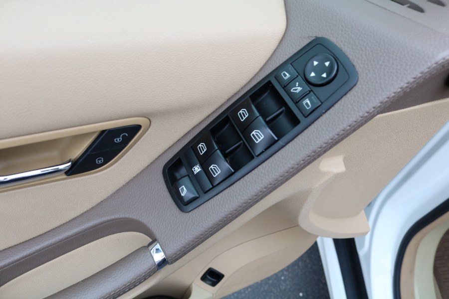 2010 Mercedes-Benz R-Class 4MATIC 4dr R350, available for sale in Bristol, Connecticut | Dealmax Motors LLC. Bristol, Connecticut 2010 Mercedes-Benz R-Class 4MATIC 4dr R350, available for sale in Bristol, Connecticut | Dealmax Motors LLC. Bristol, Connecticut