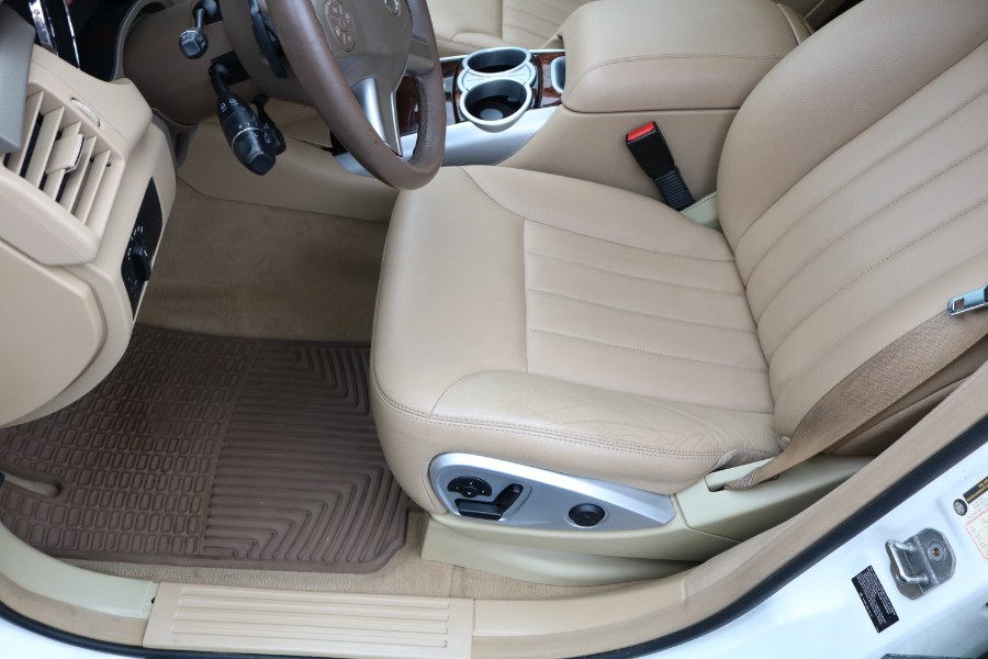 2010 Mercedes-Benz R-Class 4MATIC 4dr R350, available for sale in Bristol, Connecticut | Dealmax Motors LLC. Bristol, Connecticut 2010 Mercedes-Benz R-Class 4MATIC 4dr R350, available for sale in Bristol, Connecticut | Dealmax Motors LLC. Bristol, Connecticut
