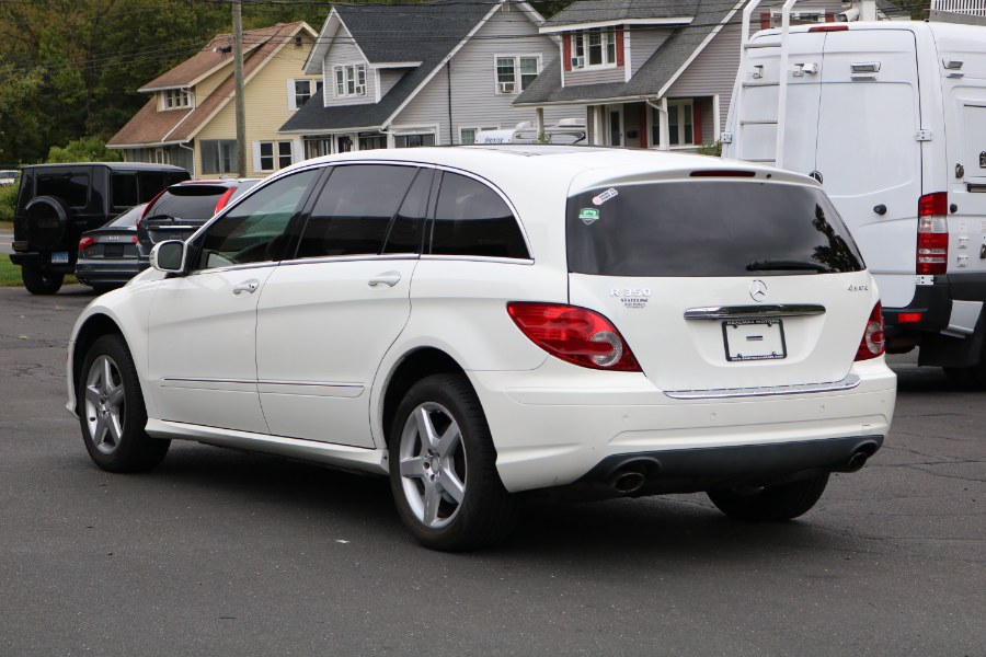 2010 Mercedes-Benz R-Class 4MATIC 4dr R350, available for sale in Bristol, Connecticut | Dealmax Motors LLC. Bristol, Connecticut 2010 Mercedes-Benz R-Class 4MATIC 4dr R350, available for sale in Bristol, Connecticut | Dealmax Motors LLC. Bristol, Connecticut