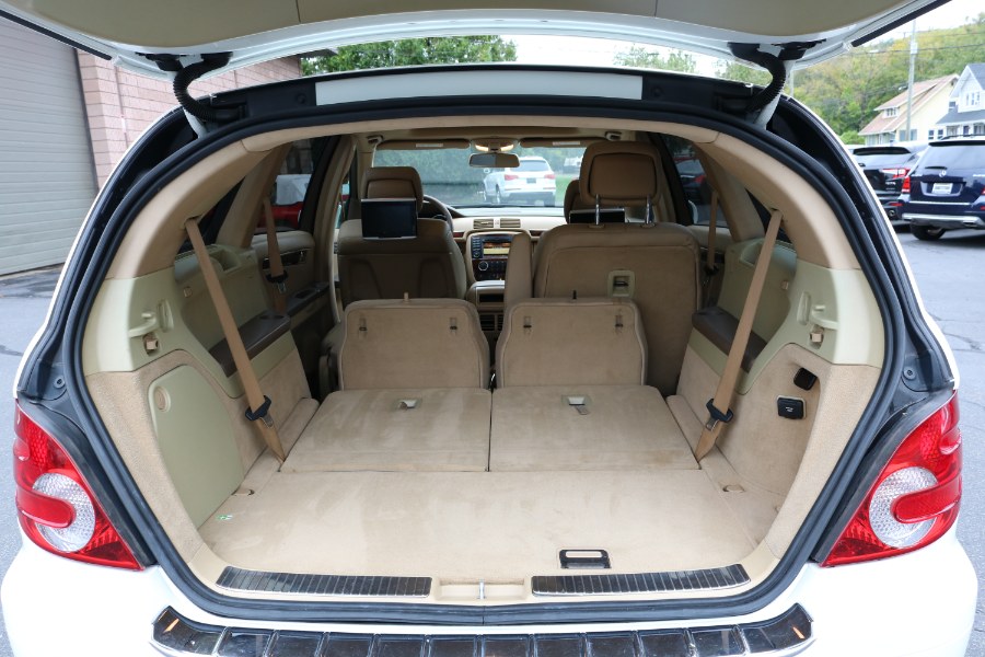 2010 Mercedes-Benz R-Class 4MATIC 4dr R350, available for sale in Bristol, Connecticut | Dealmax Motors LLC. Bristol, Connecticut 2010 Mercedes-Benz R-Class 4MATIC 4dr R350, available for sale in Bristol, Connecticut | Dealmax Motors LLC. Bristol, Connecticut