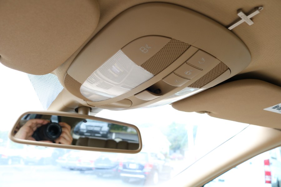 2010 Mercedes-Benz R-Class 4MATIC 4dr R350, available for sale in Bristol, Connecticut | Dealmax Motors LLC. Bristol, Connecticut 2010 Mercedes-Benz R-Class 4MATIC 4dr R350, available for sale in Bristol, Connecticut | Dealmax Motors LLC. Bristol, Connecticut