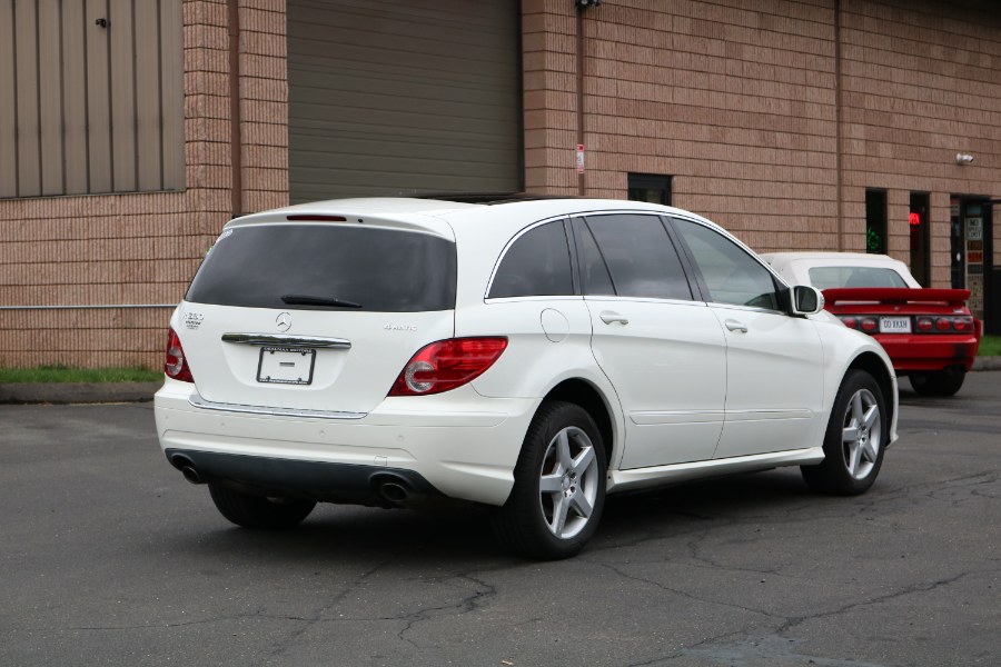 2010 Mercedes-Benz R-Class 4MATIC 4dr R350, available for sale in Bristol, Connecticut | Dealmax Motors LLC. Bristol, Connecticut 2010 Mercedes-Benz R-Class 4MATIC 4dr R350, available for sale in Bristol, Connecticut | Dealmax Motors LLC. Bristol, Connecticut