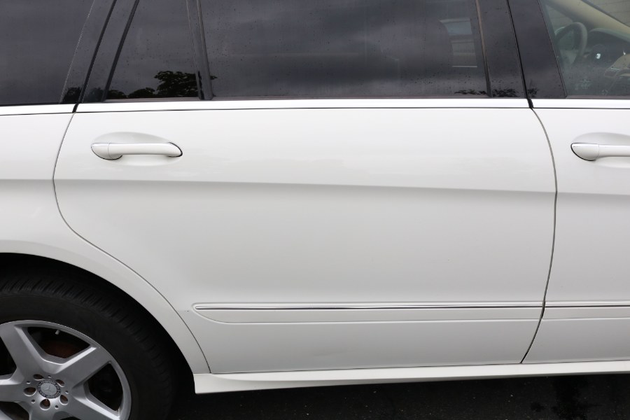 2010 Mercedes-Benz R-Class 4MATIC 4dr R350, available for sale in Bristol, Connecticut | Dealmax Motors LLC. Bristol, Connecticut 2010 Mercedes-Benz R-Class 4MATIC 4dr R350, available for sale in Bristol, Connecticut | Dealmax Motors LLC. Bristol, Connecticut