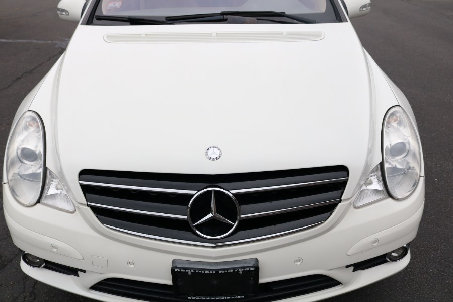 2010 Mercedes-Benz R-Class 4MATIC 4dr R350, available for sale in Bristol, Connecticut | Dealmax Motors LLC. Bristol, Connecticut 2010 Mercedes-Benz R-Class 4MATIC 4dr R350, available for sale in Bristol, Connecticut | Dealmax Motors LLC. Bristol, Connecticut