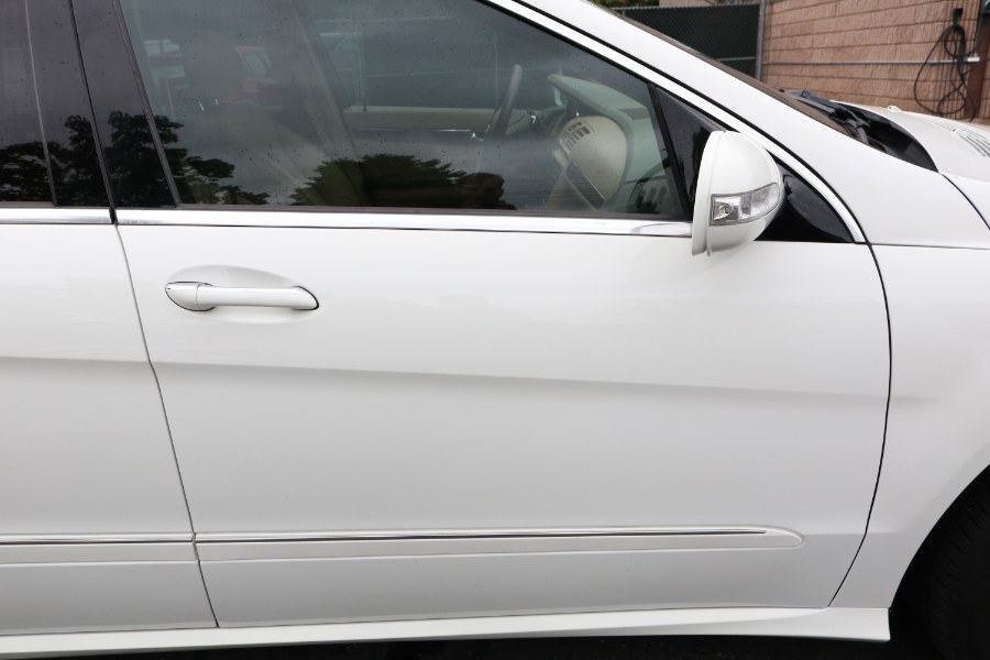 2010 Mercedes-Benz R-Class 4MATIC 4dr R350, available for sale in Bristol, Connecticut | Dealmax Motors LLC. Bristol, Connecticut 2010 Mercedes-Benz R-Class 4MATIC 4dr R350, available for sale in Bristol, Connecticut | Dealmax Motors LLC. Bristol, Connecticut