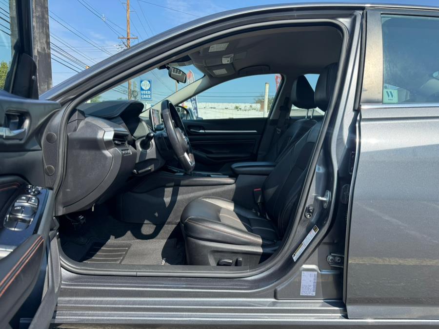 2023 Nissan Altima 2.5 SR Sedan, available for sale in Linden, New Jersey | Champion Used Auto Sales. Linden, New Jersey 2023 Nissan Altima 2.5 SR Sedan, available for sale in Linden, New Jersey | Champion Used Auto Sales. Linden, New Jersey