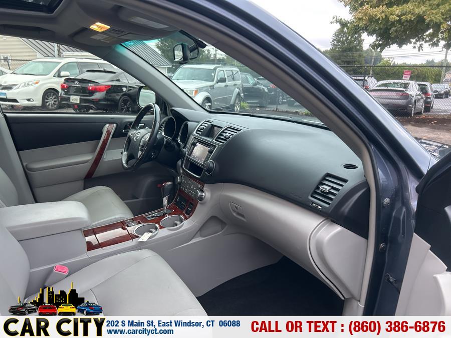 2013 Toyota Highlander Hybrid 4WD 4dr Limited (Natl), available for sale in East Windsor, Connecticut | Car City LLC. East Windsor, Connecticut 2013 Toyota Highlander Hybrid 4WD 4dr Limited (Natl), available for sale in East Windsor, Connecticut | Car City LLC. East Windsor, Connecticut