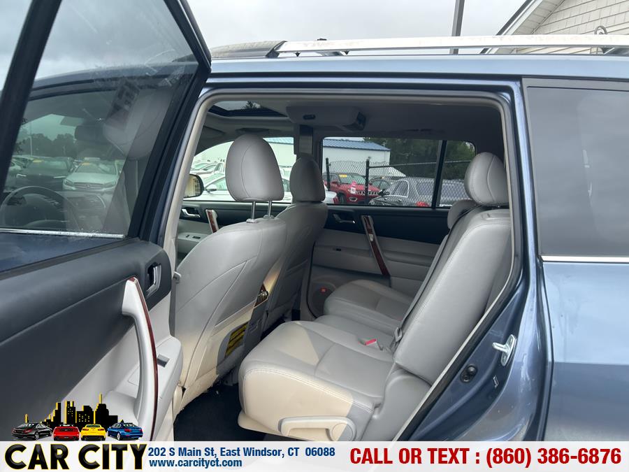 2013 Toyota Highlander Hybrid 4WD 4dr Limited (Natl), available for sale in East Windsor, Connecticut | Car City LLC. East Windsor, Connecticut 2013 Toyota Highlander Hybrid 4WD 4dr Limited (Natl), available for sale in East Windsor, Connecticut | Car City LLC. East Windsor, Connecticut