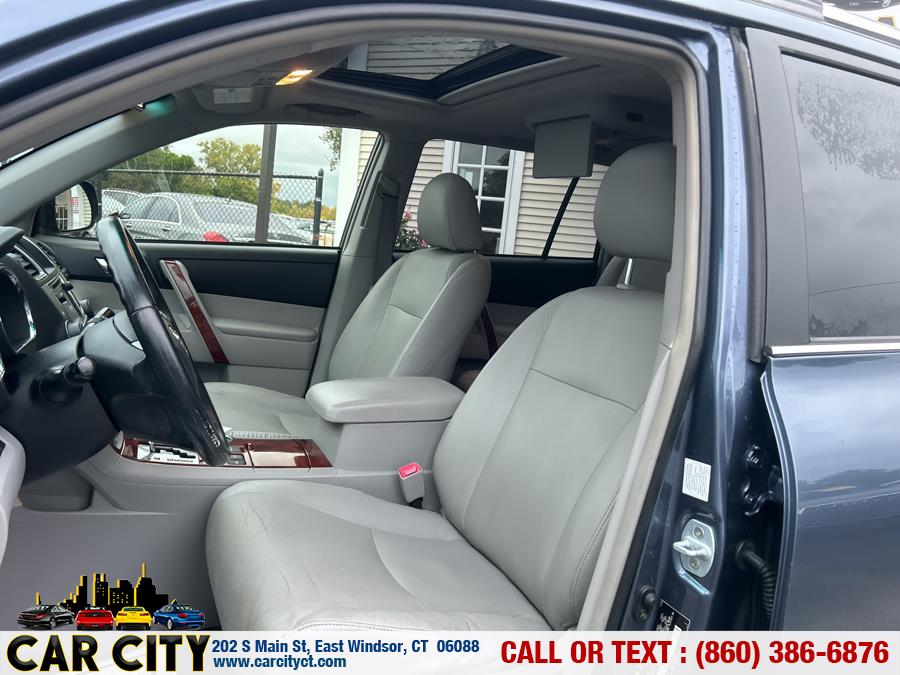 2013 Toyota Highlander Hybrid 4WD 4dr Limited (Natl), available for sale in East Windsor, Connecticut | Car City LLC. East Windsor, Connecticut 2013 Toyota Highlander Hybrid 4WD 4dr Limited (Natl), available for sale in East Windsor, Connecticut | Car City LLC. East Windsor, Connecticut