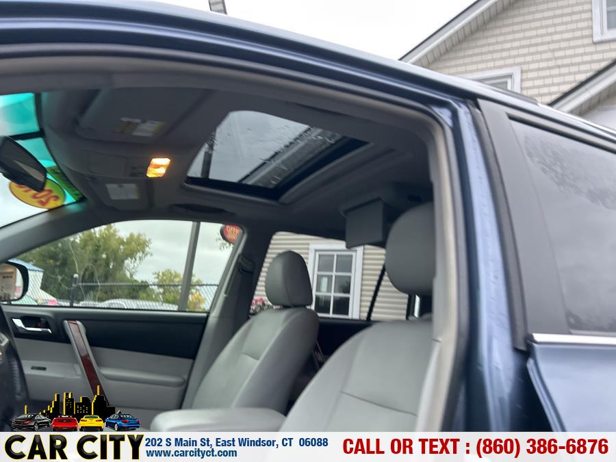 2013 Toyota Highlander Hybrid 4WD 4dr Limited (Natl), available for sale in East Windsor, Connecticut | Car City LLC. East Windsor, Connecticut 2013 Toyota Highlander Hybrid 4WD 4dr Limited (Natl), available for sale in East Windsor, Connecticut | Car City LLC. East Windsor, Connecticut