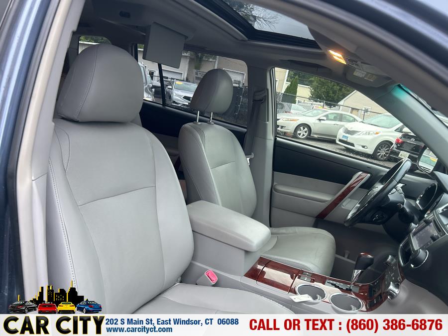 2013 Toyota Highlander Hybrid 4WD 4dr Limited (Natl), available for sale in East Windsor, Connecticut | Car City LLC. East Windsor, Connecticut 2013 Toyota Highlander Hybrid 4WD 4dr Limited (Natl), available for sale in East Windsor, Connecticut | Car City LLC. East Windsor, Connecticut