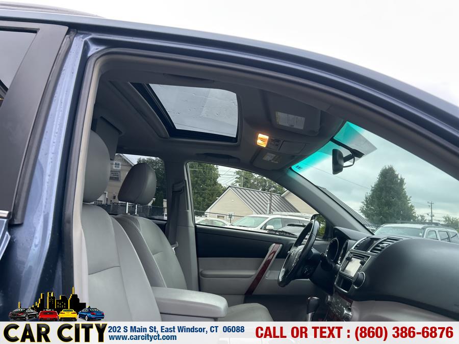2013 Toyota Highlander Hybrid 4WD 4dr Limited (Natl), available for sale in East Windsor, Connecticut | Car City LLC. East Windsor, Connecticut 2013 Toyota Highlander Hybrid 4WD 4dr Limited (Natl), available for sale in East Windsor, Connecticut | Car City LLC. East Windsor, Connecticut