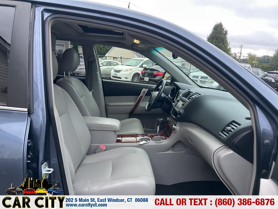 2013 Toyota Highlander Hybrid 4WD 4dr Limited (Natl), available for sale in East Windsor, Connecticut | Car City LLC. East Windsor, Connecticut 2013 Toyota Highlander Hybrid 4WD 4dr Limited (Natl), available for sale in East Windsor, Connecticut | Car City LLC. East Windsor, Connecticut
