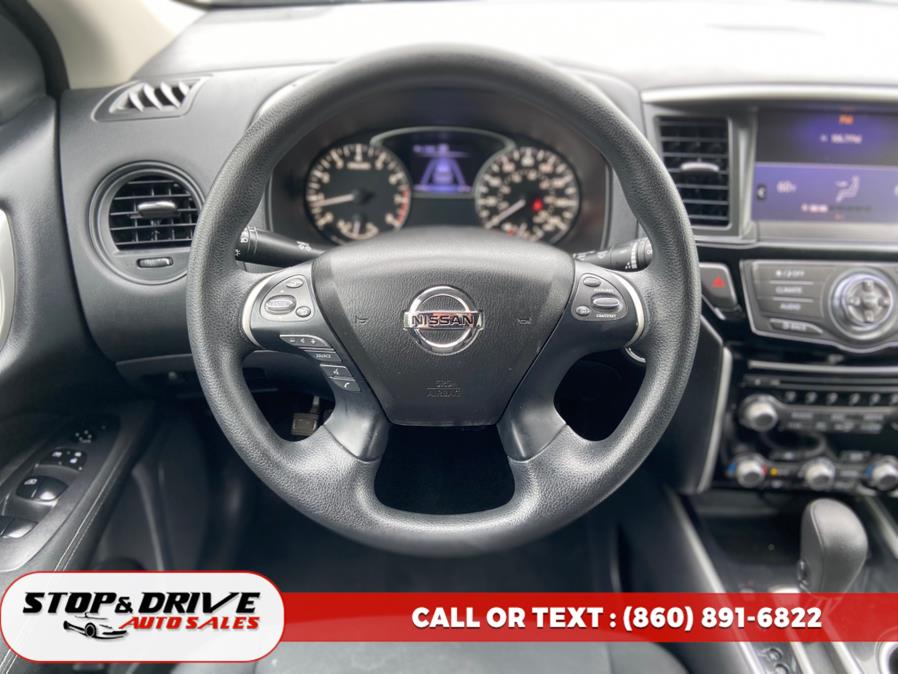 2017 Nissan Pathfinder 4x4 SV photo 11