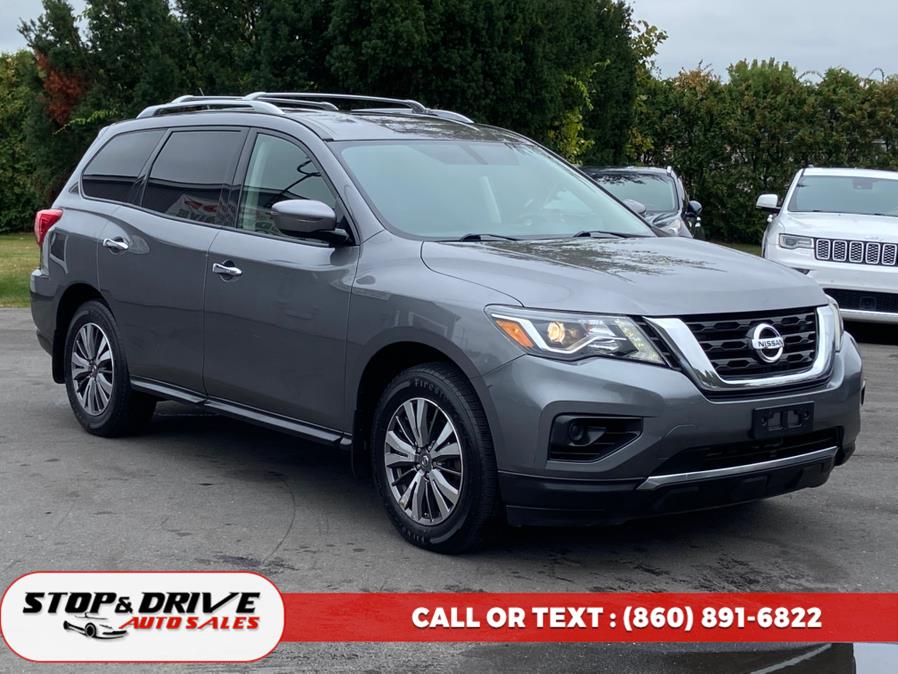 2017 Nissan Pathfinder 4x4 SV photo 3