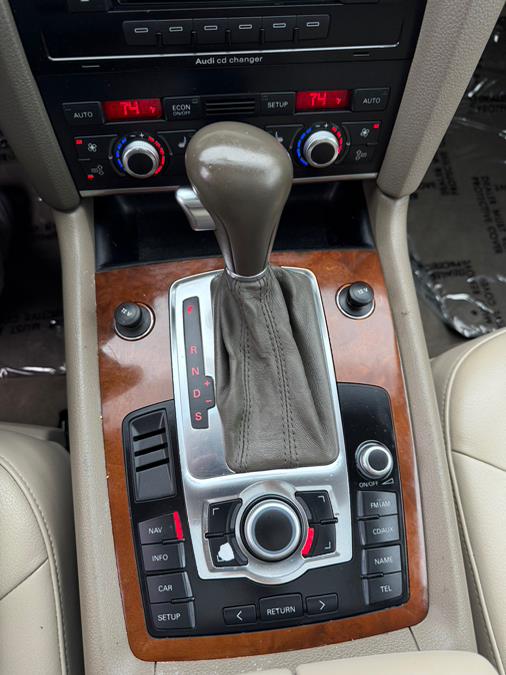 2009 Audi Q7 quattro 4dr 3.6L Premium Plus, available for sale in Springfield, Massachusetts | Auto Globe LLC. Springfield, Massachusetts 2009 Audi Q7 quattro 4dr 3.6L Premium Plus, available for sale in Springfield, Massachusetts | Auto Globe LLC. Springfield, Massachusetts