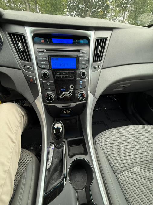 2012 Hyundai Sonata 4dr Sdn 2.4L Auto GLS PZEV, available for sale in Springfield, Massachusetts | Auto Globe LLC. Springfield, Massachusetts 2012 Hyundai Sonata 4dr Sdn 2.4L Auto GLS PZEV, available for sale in Springfield, Massachusetts | Auto Globe LLC. Springfield, Massachusetts