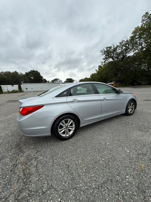 2012 Hyundai Sonata 4dr Sdn 2.4L Auto GLS PZEV, available for sale in Springfield, Massachusetts | Auto Globe LLC. Springfield, Massachusetts 2012 Hyundai Sonata 4dr Sdn 2.4L Auto GLS PZEV, available for sale in Springfield, Massachusetts | Auto Globe LLC. Springfield, Massachusetts