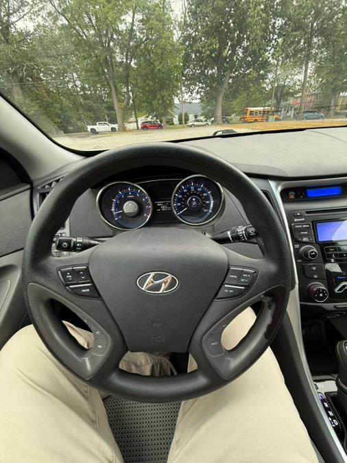 2012 Hyundai Sonata 4dr Sdn 2.4L Auto GLS PZEV, available for sale in Springfield, Massachusetts | Auto Globe LLC. Springfield, Massachusetts 2012 Hyundai Sonata 4dr Sdn 2.4L Auto GLS PZEV, available for sale in Springfield, Massachusetts | Auto Globe LLC. Springfield, Massachusetts