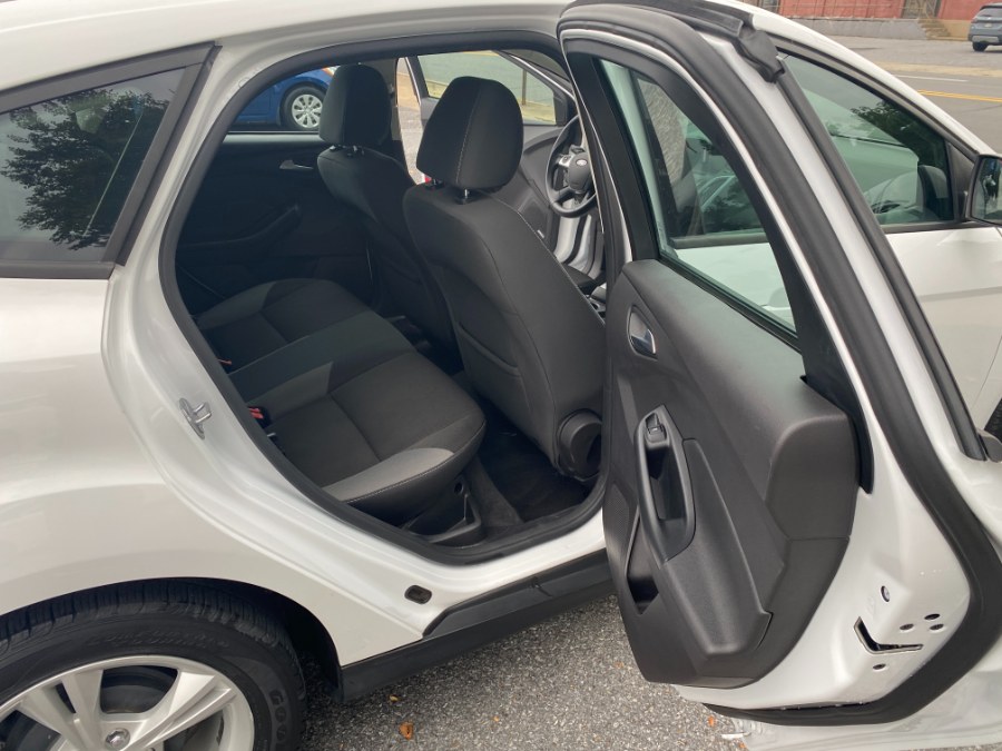 2014 Ford Focus 5dr HB SE, available for sale in Bethlehem, Pennsylvania | Best Auto Deals LLC. Bethlehem, Pennsylvania 2014 Ford Focus 5dr HB SE, available for sale in Bethlehem, Pennsylvania | Best Auto Deals LLC. Bethlehem, Pennsylvania