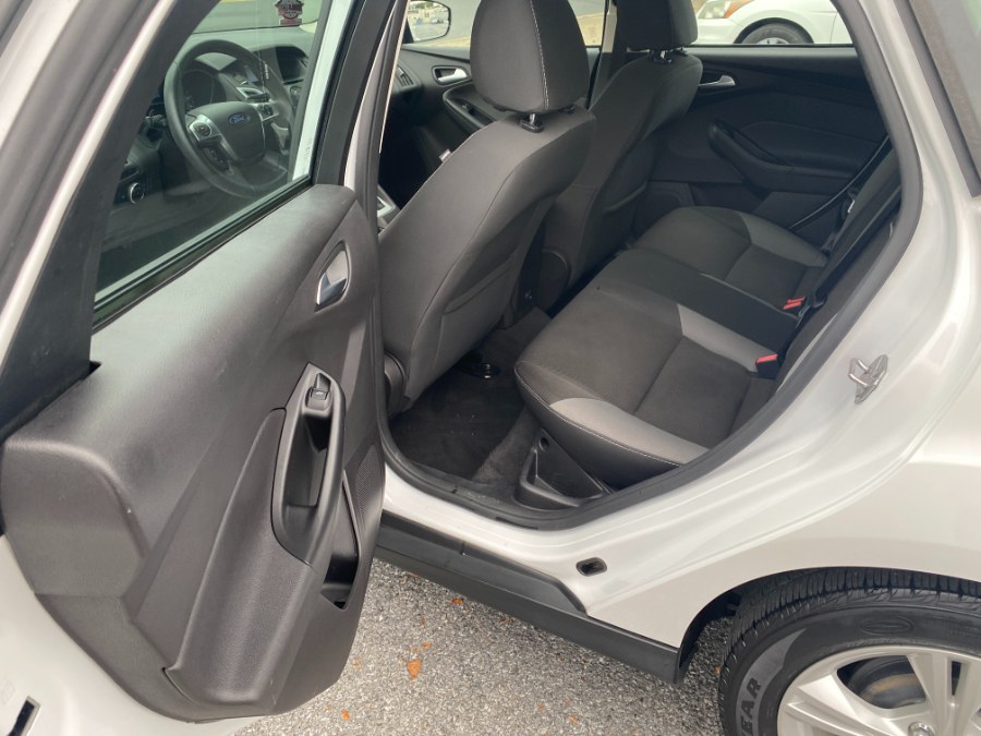 2014 Ford Focus 5dr HB SE, available for sale in Bethlehem, Pennsylvania | Best Auto Deals LLC. Bethlehem, Pennsylvania 2014 Ford Focus 5dr HB SE, available for sale in Bethlehem, Pennsylvania | Best Auto Deals LLC. Bethlehem, Pennsylvania