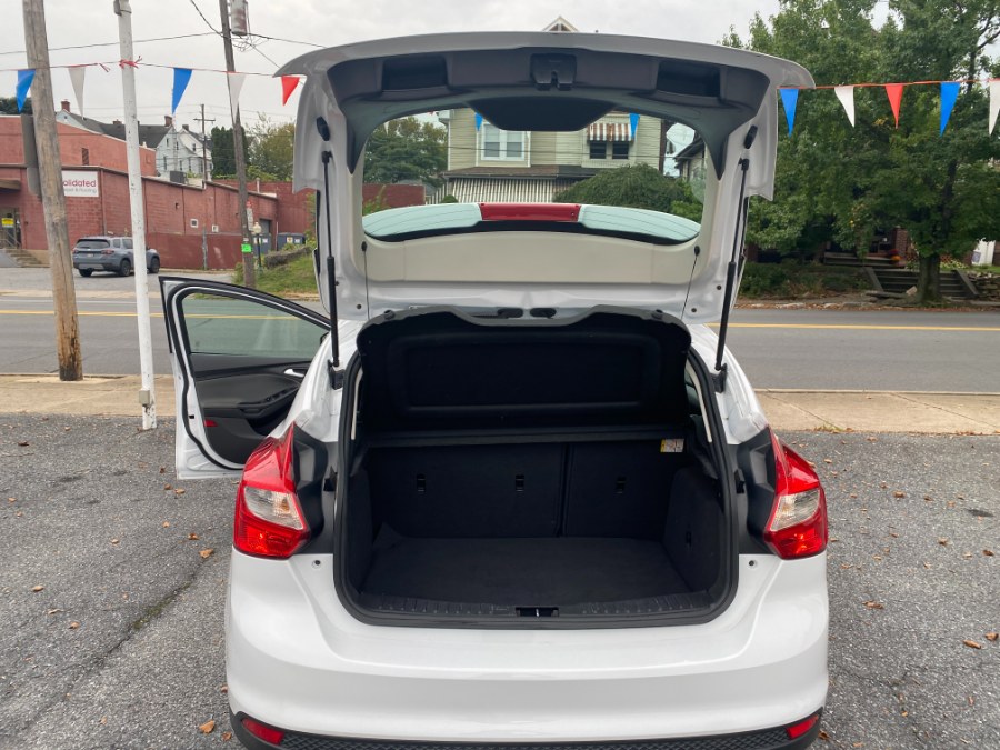 2014 Ford Focus 5dr HB SE, available for sale in Bethlehem, Pennsylvania | Best Auto Deals LLC. Bethlehem, Pennsylvania 2014 Ford Focus 5dr HB SE, available for sale in Bethlehem, Pennsylvania | Best Auto Deals LLC. Bethlehem, Pennsylvania