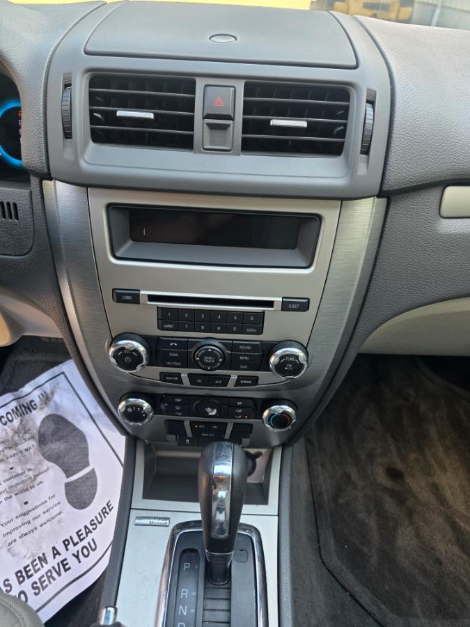 2010 Ford Fusion 4dr Sdn SE FWD, available for sale in Dudley, Massachusetts | Zoom Auto Service. Dudley, Massachusetts 2010 Ford Fusion 4dr Sdn SE FWD, available for sale in Dudley, Massachusetts | Zoom Auto Service. Dudley, Massachusetts