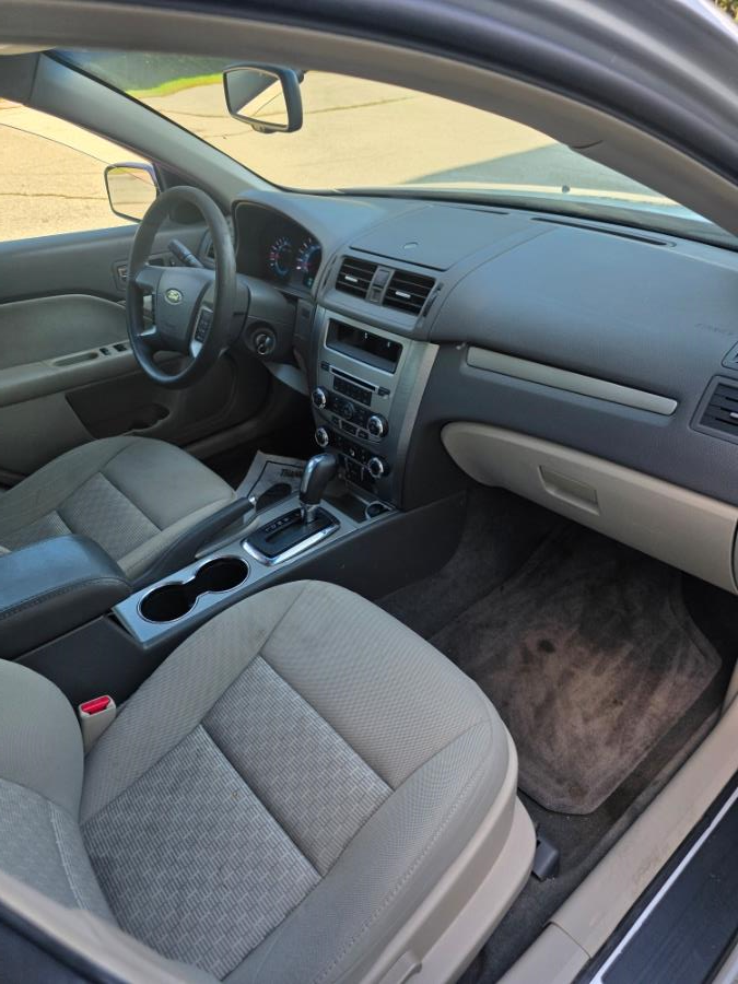 2010 Ford Fusion 4dr Sdn SE FWD, available for sale in Dudley, Massachusetts | Zoom Auto Service. Dudley, Massachusetts 2010 Ford Fusion 4dr Sdn SE FWD, available for sale in Dudley, Massachusetts | Zoom Auto Service. Dudley, Massachusetts