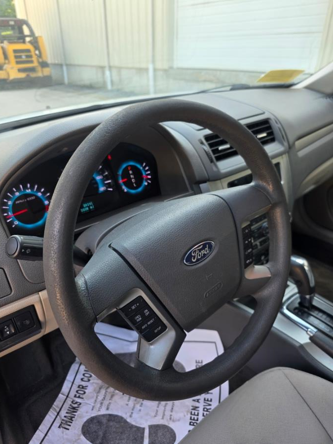 2010 Ford Fusion 4dr Sdn SE FWD, available for sale in Dudley, Massachusetts | Zoom Auto Service. Dudley, Massachusetts 2010 Ford Fusion 4dr Sdn SE FWD, available for sale in Dudley, Massachusetts | Zoom Auto Service. Dudley, Massachusetts