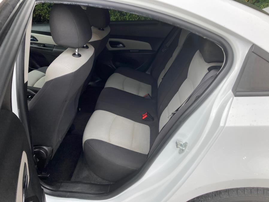 2015 Chevrolet Cruze 4dr Sdn Auto LS, available for sale in Neosho, Missouri | Xsell Auto LLC. Neosho, Missouri 2015 Chevrolet Cruze 4dr Sdn Auto LS, available for sale in Neosho, Missouri | Xsell Auto LLC. Neosho, Missouri